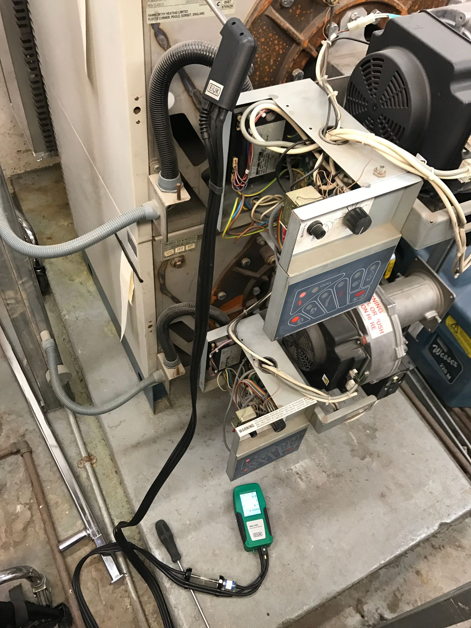 gas safe registered engineer near me Huddersfield, HD1-HD9